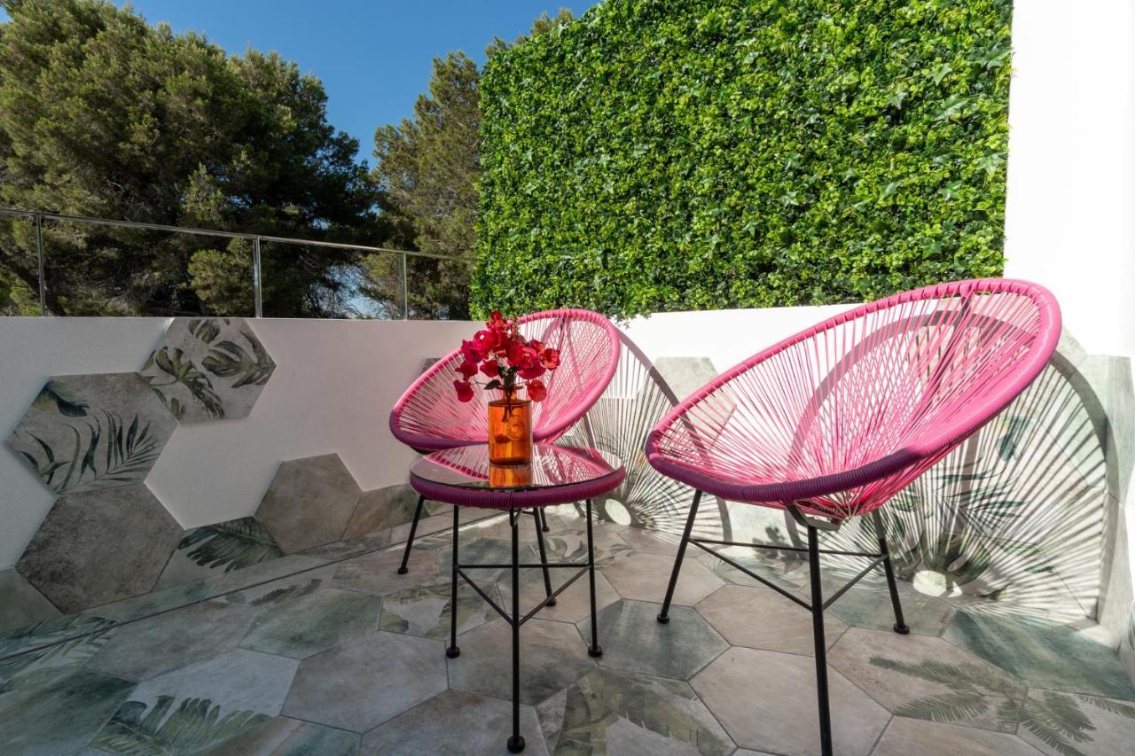 Hostal Restaurante Pou Des Lleo Sant Carles de Peralta Zewnętrze zdjęcie