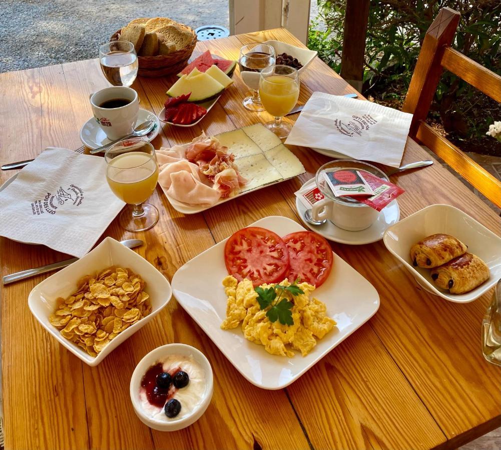 Hostal Restaurante Pou Des Lleo Sant Carles de Peralta Zewnętrze zdjęcie