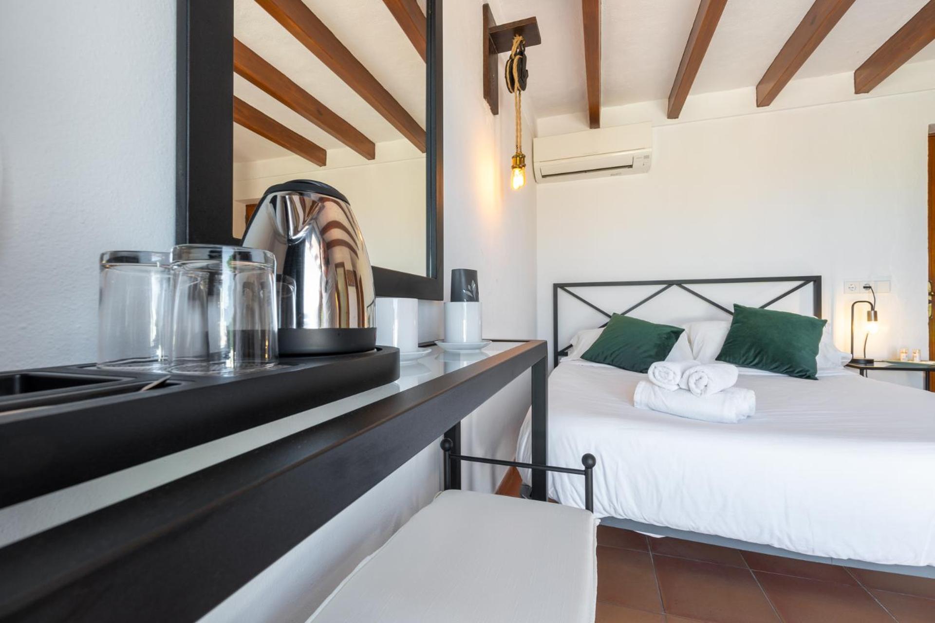 Hostal Restaurante Pou Des Lleo Sant Carles de Peralta Zewnętrze zdjęcie