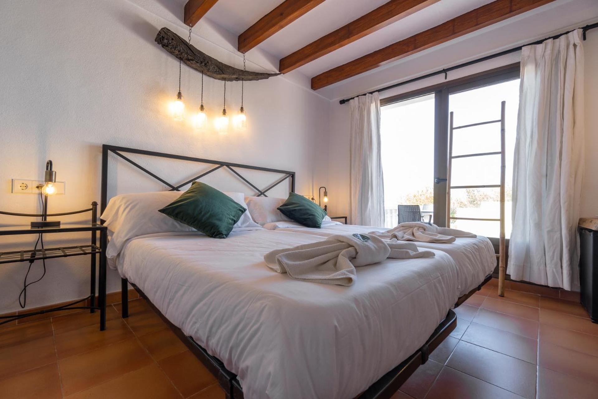 Hostal Restaurante Pou Des Lleo Sant Carles de Peralta Zewnętrze zdjęcie
