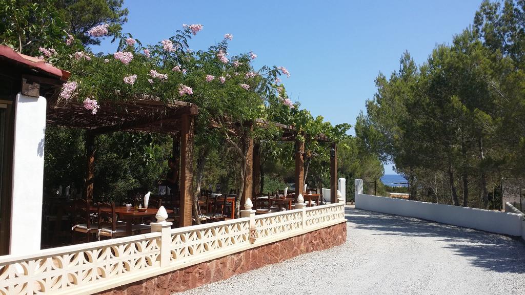 Hostal Restaurante Pou Des Lleo Sant Carles de Peralta Zewnętrze zdjęcie